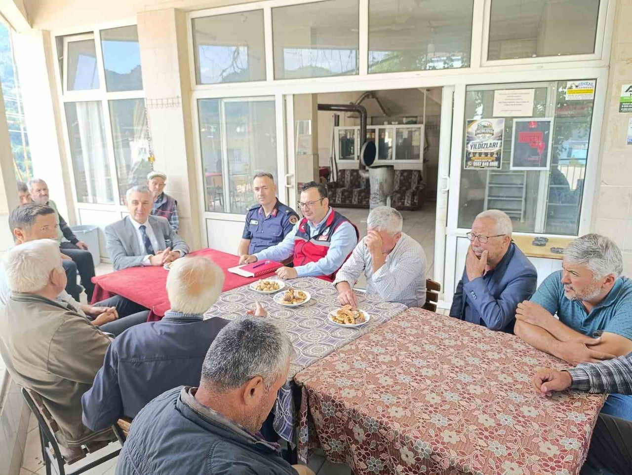 İNCİRLİOVA KAYMAKAMI İLHAN ABAY, ARZULAR MAHALLESİ’Nİ ZİYARET EDEREK MAHALLE MUHTARI VE...