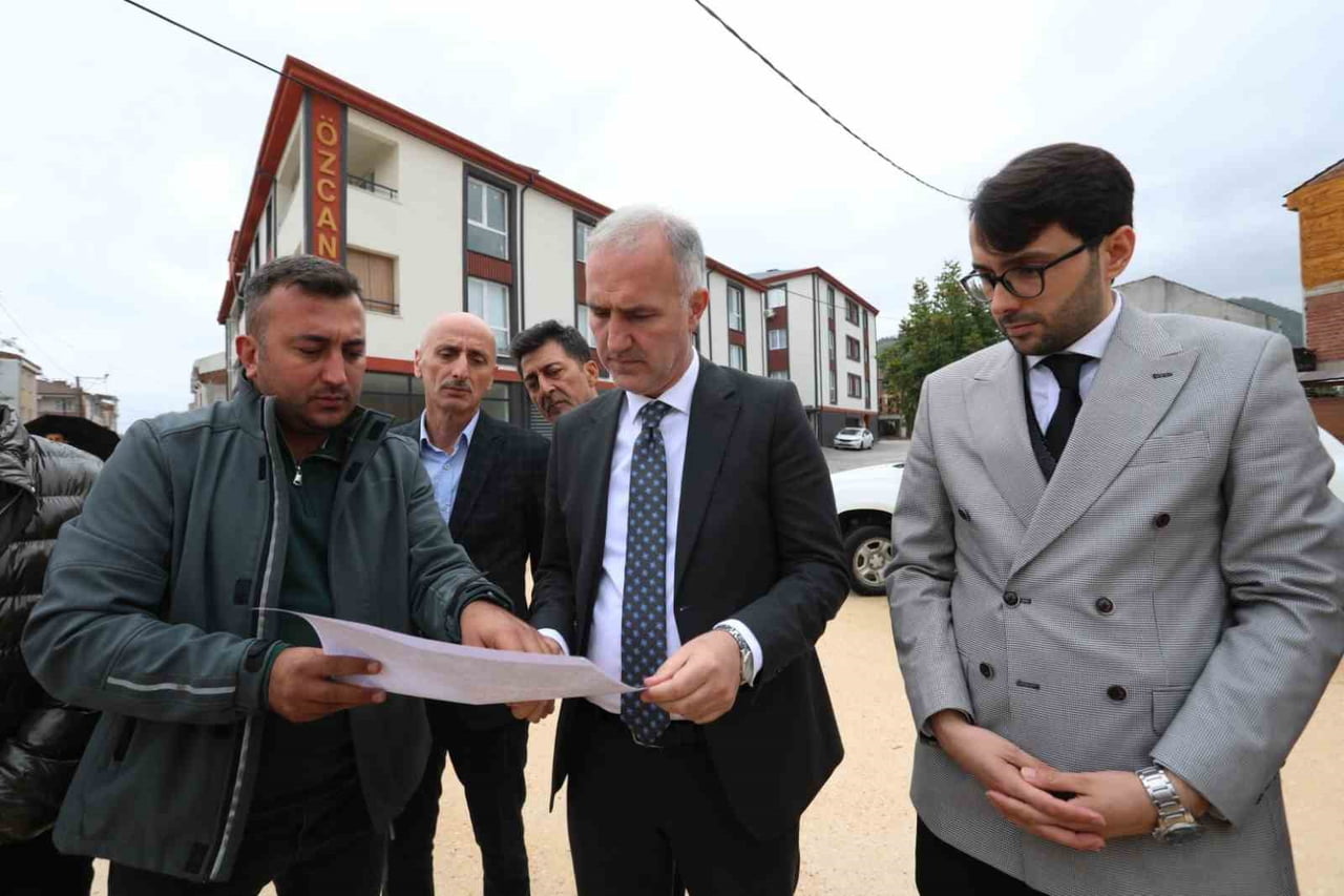 İNEGÖL BELEDİYESİ, CERRAH MAHALLESİNDE YENİ YAPILAŞMALARIN OLDUĞU BÖLGEDE 27 SOKAĞIN SATHİ...