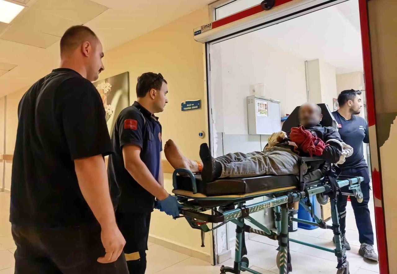 İNEGÖL İLÇESİNDE ORMANLIK ALANDA ELLERİ ZİNCİRE SIKIŞAN ORMAN İŞÇİSİNİN 6 PARMAĞI...