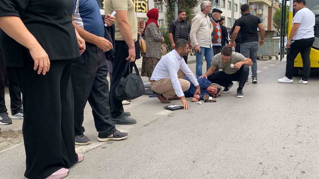 İNEGÖL İLÇESİNDE ÖZEL HALK OTOBÜSÜNÜN ÇARPTIĞI YAŞLI KADIN AĞIR YARALANDI.