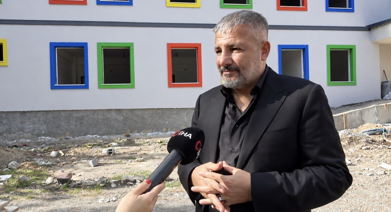 İŞ İNSANI AZAD MEDENİ KAHRAMAN