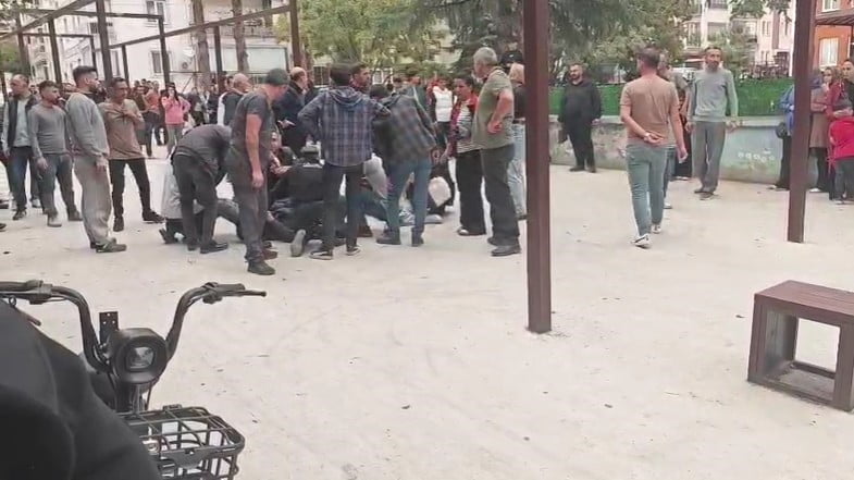 ISPARTA’NIN YALVAÇ İLÇESİNDE ARALARINDA DAHA ÖNCEDEN HUSUMET BULUNAN İKİ KİŞİ ARASINDA ÇIKAN...