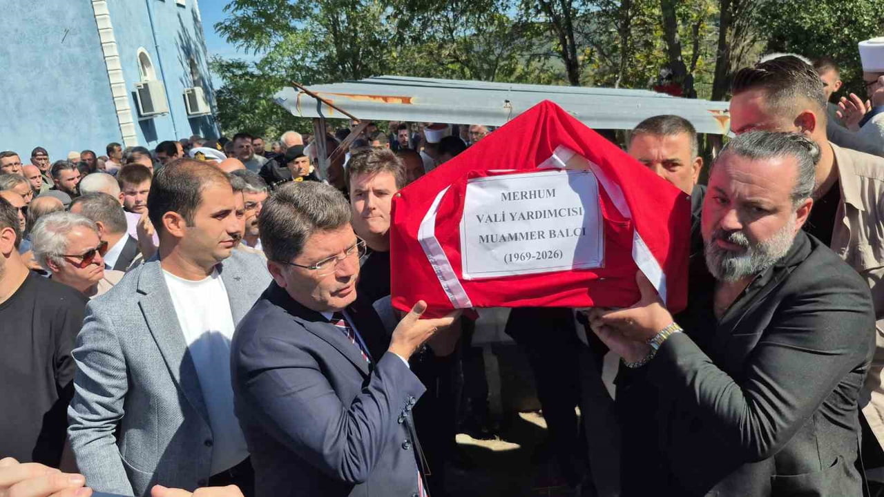 İSTANBUL'DA GEÇİRDİĞİ KALP KRİZİ SONUCU HAYATINI KAYBEDEN 57 YAŞINDAKİ VALİ YARDIMCISI MUAMMER...