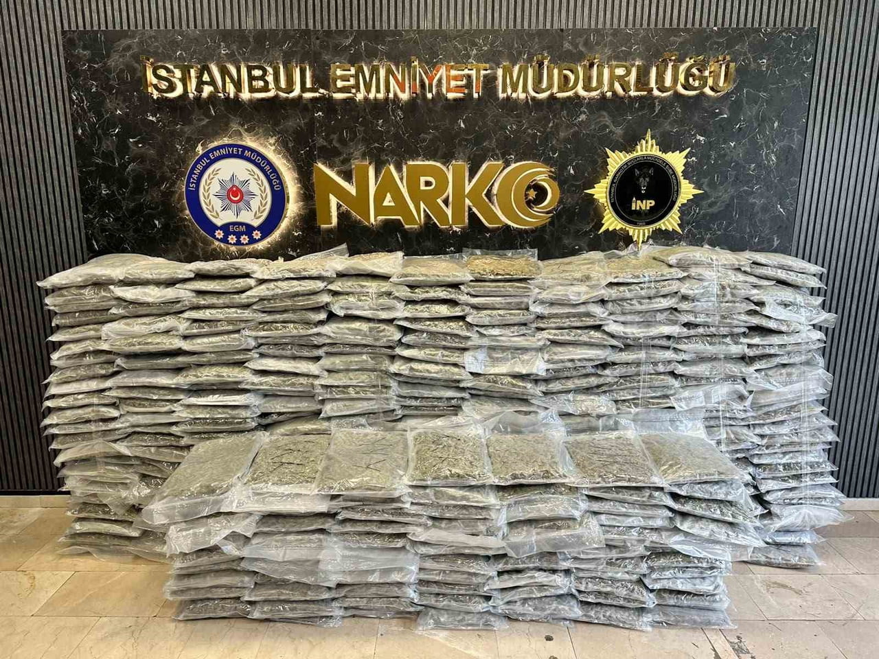 İSTANBUL'DA UYUŞTURUCU OPERASYONU : 3 GÖZALTI
