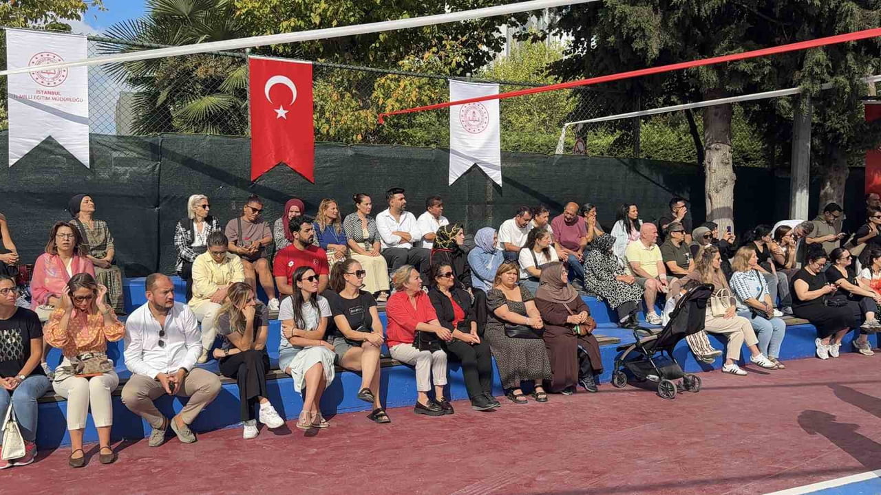 İSTANBUL’DA 2026-2027 EĞİTİM-ÖĞRETİM YILI KÜÇÜKÇEKMECE’DEKİ CUMHURİYET İLKOKULUNDA DÜZENLENEN...