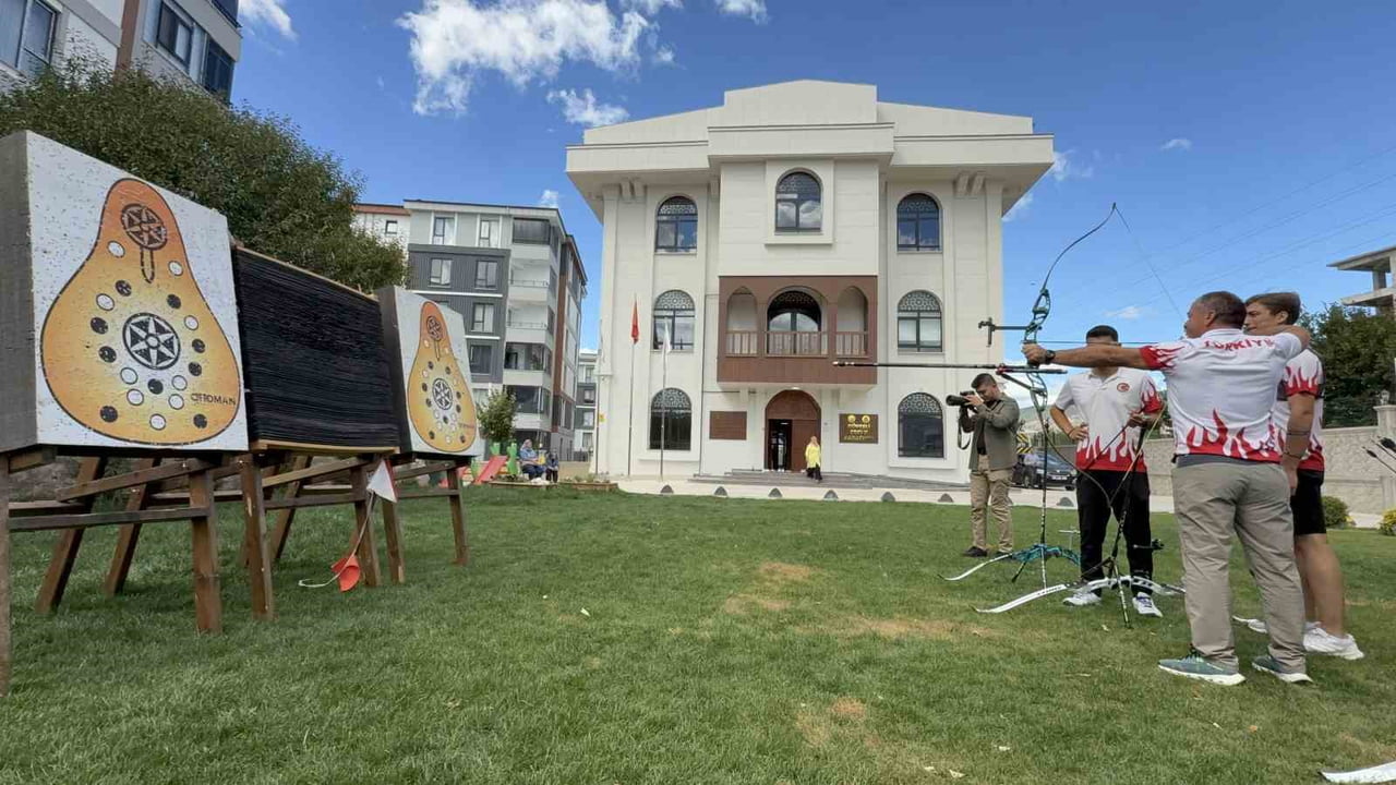 İSTANBUL’DA BAŞLATILAN ‘OKÇULUK BENİM SPORUM’ PROJESİ, TOKAT’TA HAYATA GEÇİRİLDİ. PROJE KAPSAMINDA...