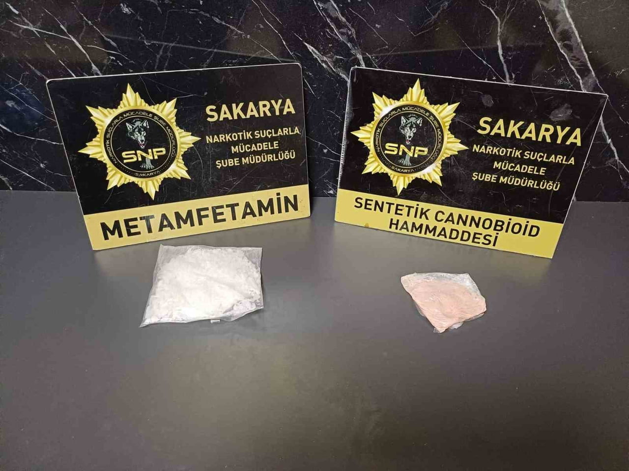 İSTANBUL’DAN SAKARYA’YA UYUŞTURUCU MADDE GETİRECEĞİ TESPİT EDİLEN 2 ŞÜPHELİ, ANADOLU OTOYOLU...