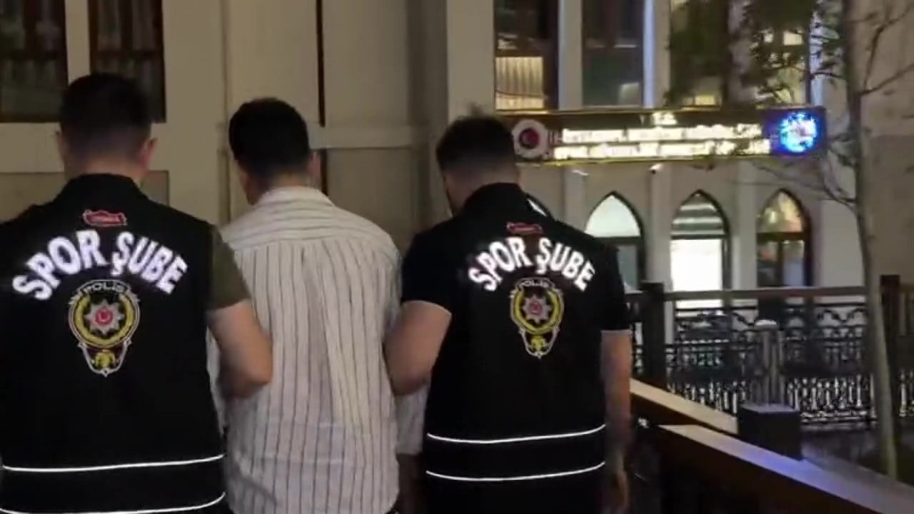 İSTANBUL EMNİYETİ’NDEN FENERBAHÇE MAÇI ÖNCESİ KARABORSA OPERASYONU: 5 GÖZALTI