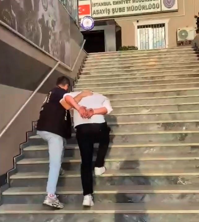 İSTANBUL FATİH'TE BİR DÖVİZ BÜROSUNDA 2 KİŞİNİN HAYATINI KAYBETTİĞİ, 2 KİŞİNİN DE YARALANDIĞI...