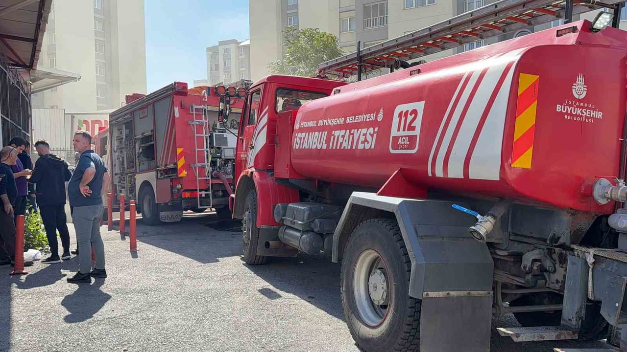 İSTANBUL KÜÇÜKÇEKMECE’DE BİR MARKET ZİNCİRİNE AİT GENEL MÜDÜRLÜK BİNASININ OTOPARKINDA PARK...