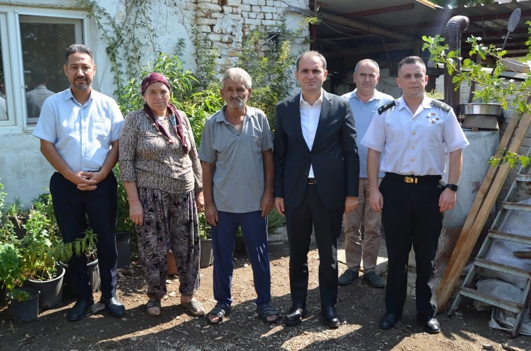 İZMİR'İN BAYINDIR İLÇE KAYMAKAMI MURAT METE, 19 EYLÜL GAZİLER GÜNÜ DOLAYISIYLA İLÇEDE YAŞAYAN...