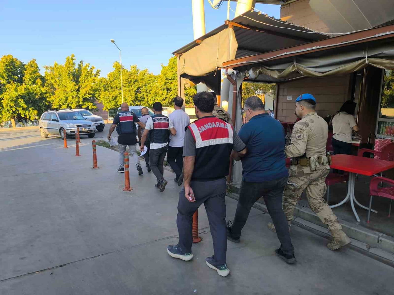 İZMİR’DE, FETULLAHÇI TERÖR ÖRGÜTÜ’NÜN (FETÖ) GÜNCEL YAPILANMASINA YÖNELİK MİT VE JANDARMA...