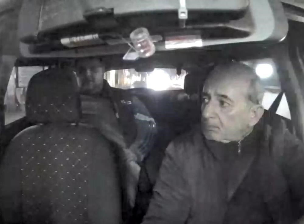 İZMİR’İN KONAK İLÇESİNDE ARACINA BİNEN YOLCU TARAFINDAN TABANCAYLA VURULARAK ÖLDÜRÜLEN TAKSİ...