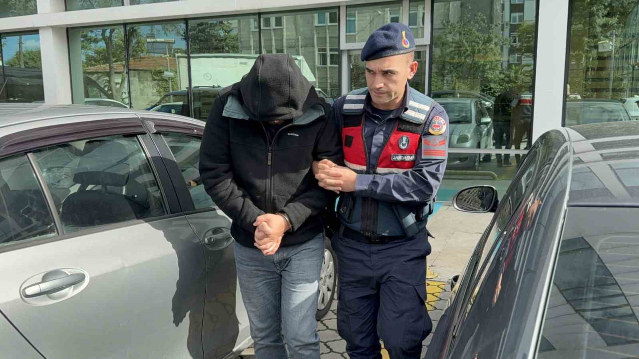 JANDARMADAKİ İŞLEMLERİNİN ARDINDAN BUGÜN SAMSUN ADLİYESİNE SEVK EDİLEN O.K., ÇIKARILDIĞI MAHKEMECE...
