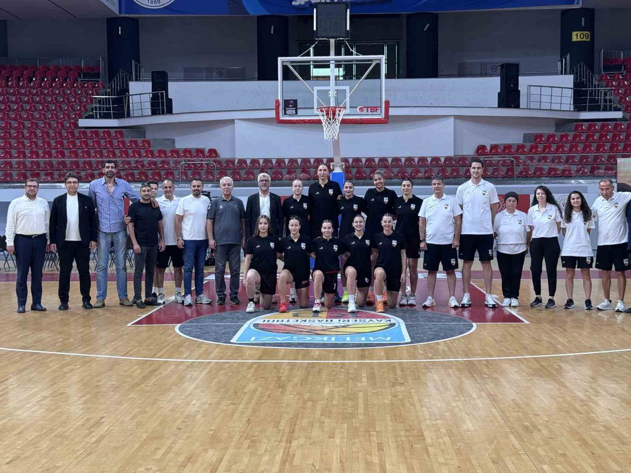 KADINLAR BASKETBOL SÜPER LİGİ'NDE MÜCADELE EDEN MELİKGAZİ KAYSERİ BASKETBOL İLE MEMORİAL KAYSERİ...