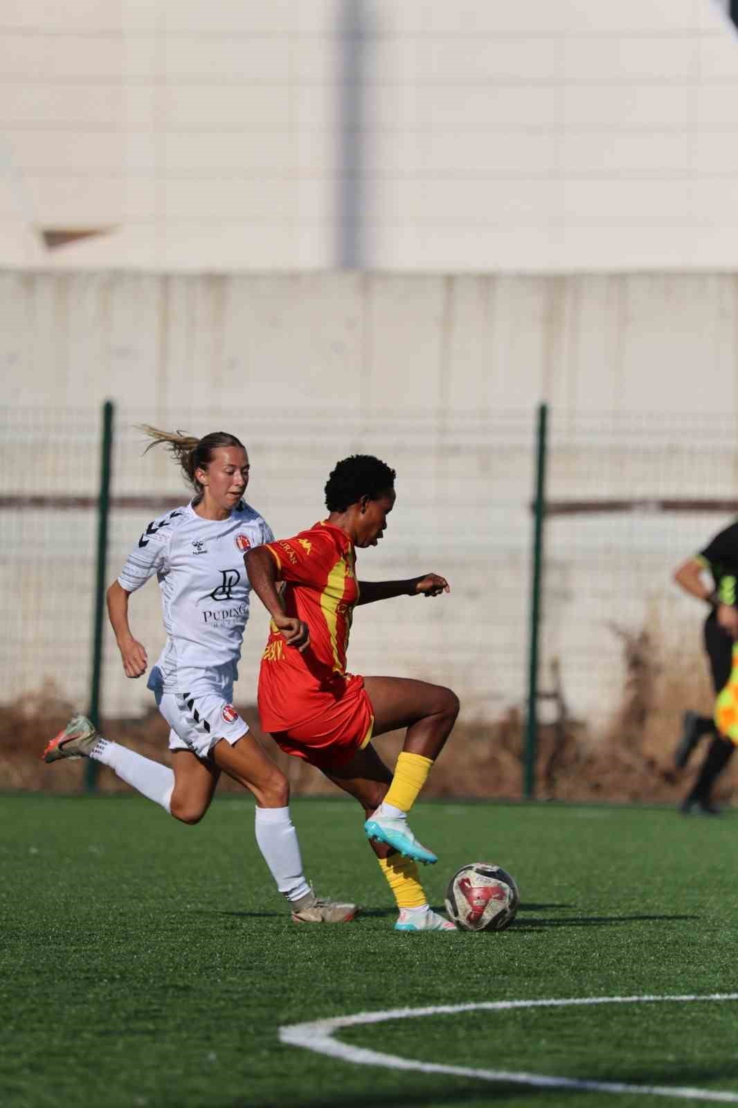KADINLAR SÜPER LİG EKİPLERİNDEN KAYSERİ KADIN FUTBOL KULÜBÜ; LİGİN 2. HAFTASINDA DEPLASMANDA...
