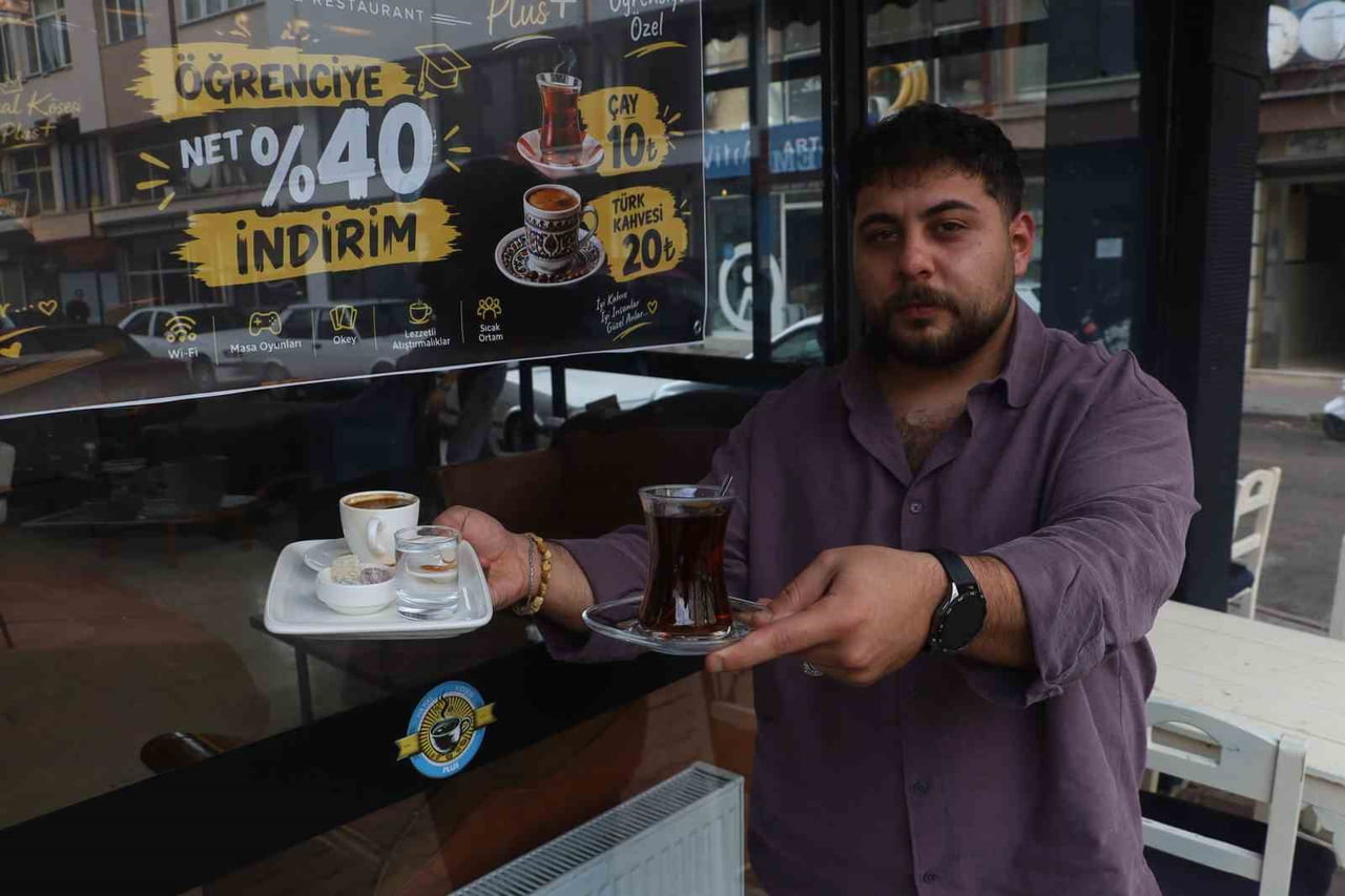 KAFE SAHİBİ BATUHAN ARSLANTAŞ