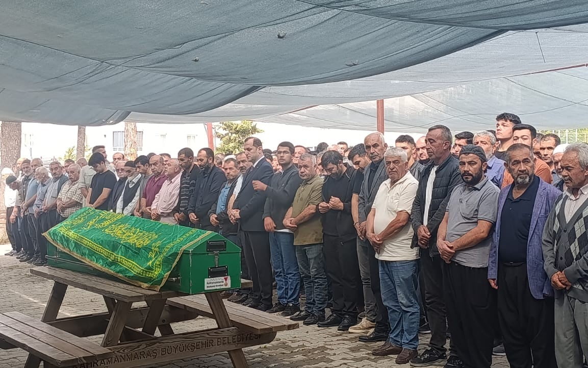 KAHRAMANMARAŞ'TA İŞ MAKİNASININ ÇARPMASI SONUCU HAYATINI KAYBEDEN 18 YAŞINDAKİ GENÇ, KILINAN...