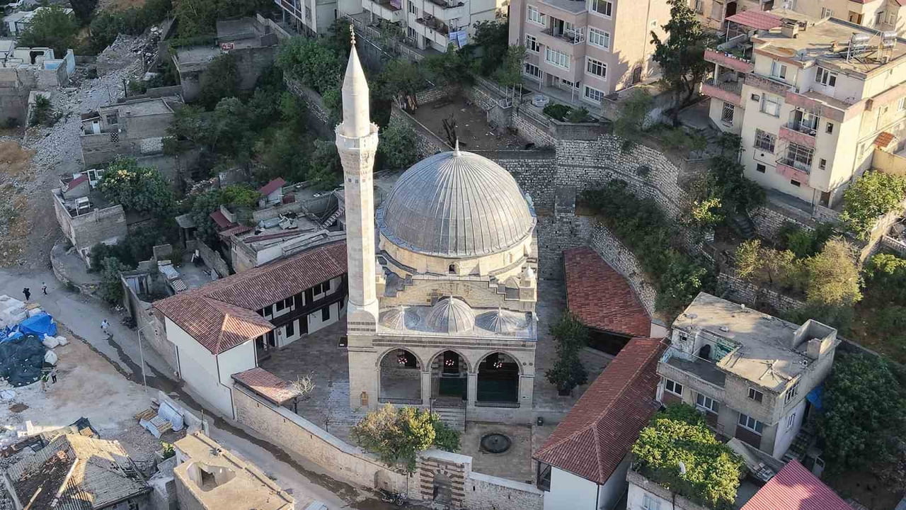 KAHRAMANMARAŞ 6 ŞUBAT DEPREMLERİNDE AĞIR HASAR ALAN ACEMLİ, BEKTUTİYE, HACI VELİ BEY, SARAÇHANE VE...