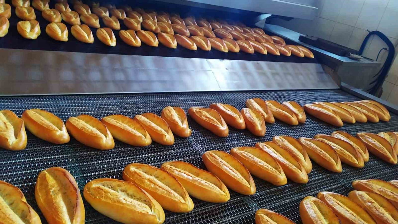 KAHRAMANMARAŞ BÜYÜKŞEHİR BELEDİYESİ HALK EKMEK FABRİKASI’NDA GÜNLÜK 75 BİNDEN FAZLA EKMEK VE UNLU...