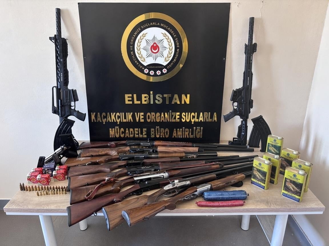 KAHRAMANMARAŞ’IN ELBİSTAN İLÇESİNDE UYUŞTURUCU MADDE TİCARETİ İLE SİLAH VE MÜHİMMAT SUÇLARINA...