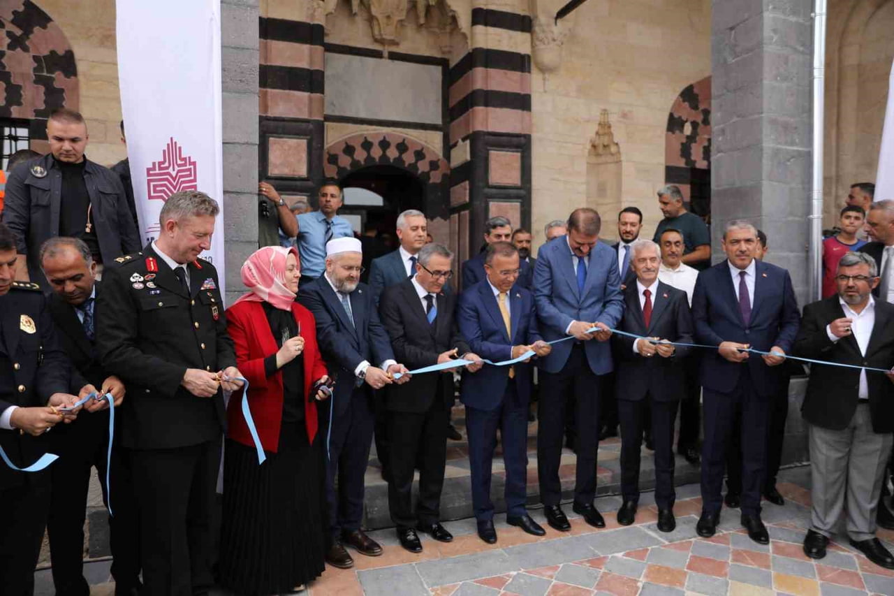 KAHRAMANMARAŞ MERKEZLİ DEPREMLERDE AĞIR HASAR ALAN GAZİANTEP'TEKİ TARİHİ ŞEYH FETHULLAH CAMİİ...