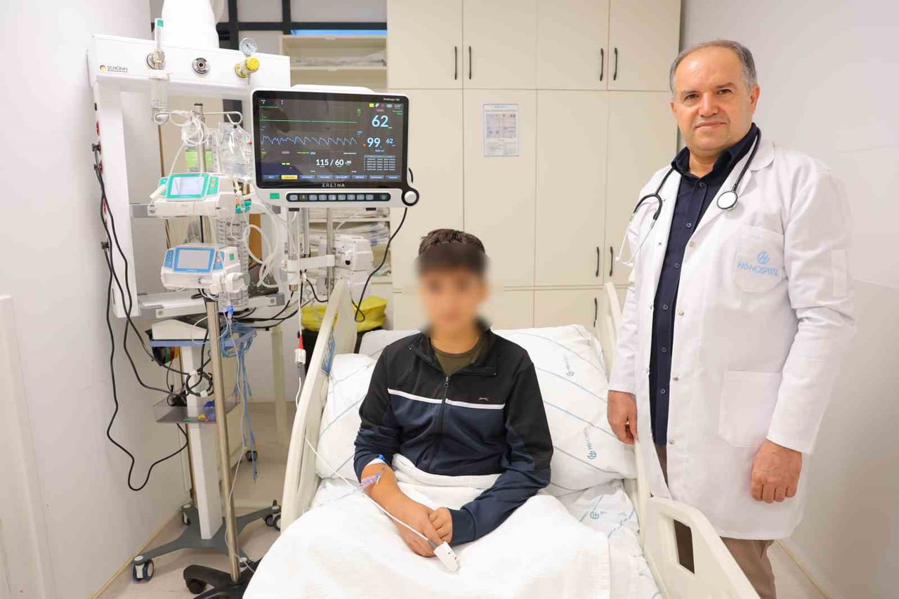 KAHRAMANMARAŞ’TA SU ŞİŞESİNE KONULAN TUZ RUHUNU YANLIŞLIKLA İÇEN 14 YAŞINDAKİ ÇOCUK, YEMEK BORUSU...