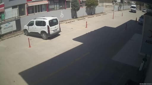 Kalbi iki kez duran hasta, kendisini hayata döndüren doktoruna çiçekle teşekkür etti
