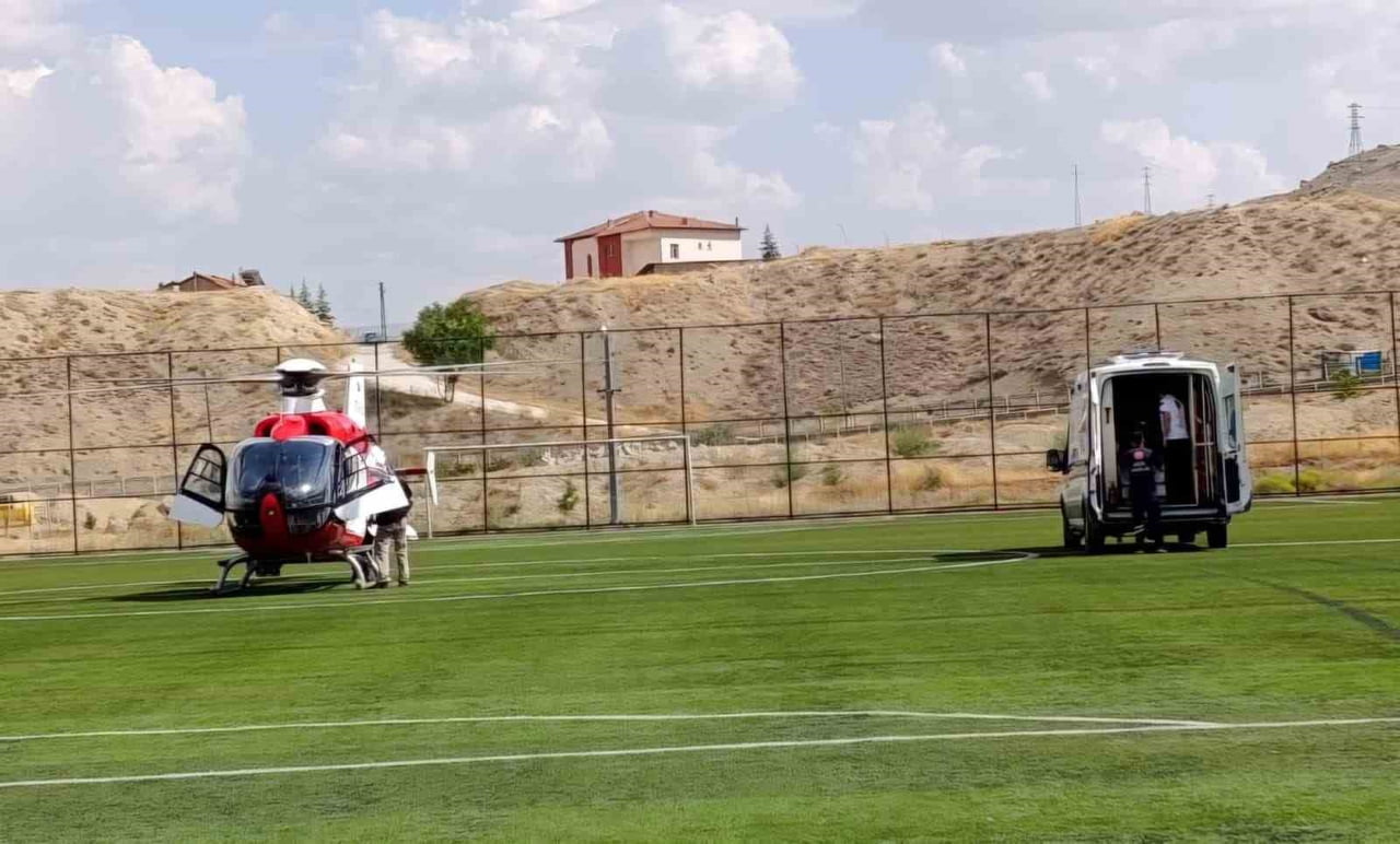KALP KRİZİ GEÇİREN HASTA HAVA AMBULANSIYLA MALATYA’YA SEVK EDİLDİ