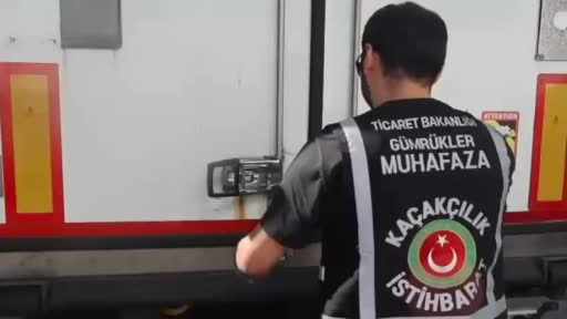 Kapıkule Gümrük Kapısı'nda 79 bin adet kaçak ürün ele geçirildi