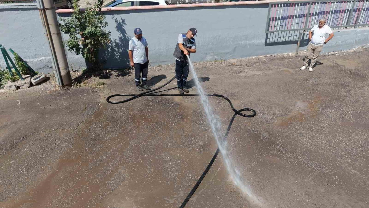 KARABÜK BELEDİYESİ TARAFINDAN YENİ EĞİTİM-ÖĞRETİM YILI ÖNCESİ ŞEHİRDEKİ OKULLARDA GENİŞ KAPSAMLI...