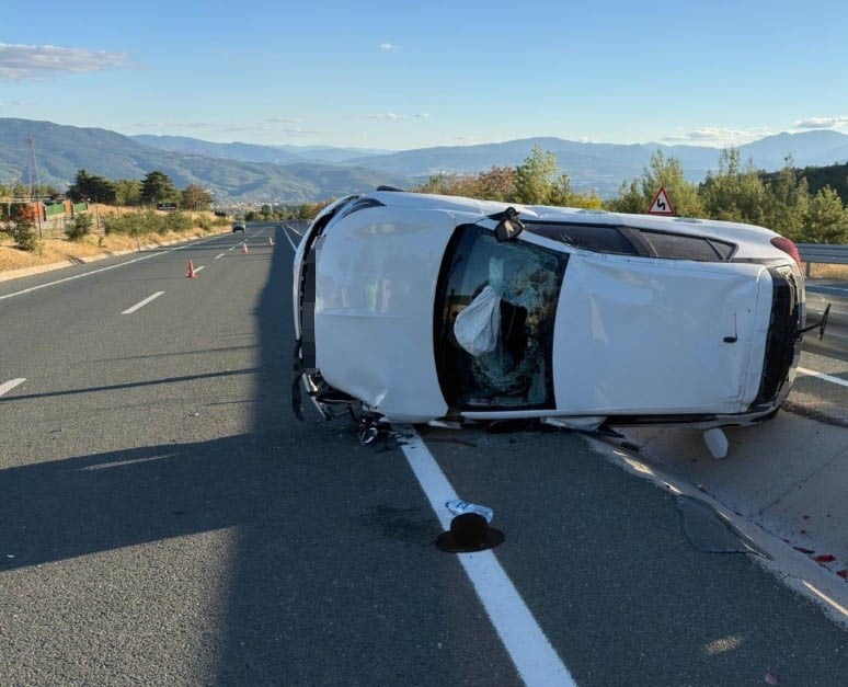 KARABÜK’TEN BARTIN YÖNÜNE SEYİR HALİNDE OLAN OTOMOBİLİN SU KANALINA GİREREK TAKLA ATMASI SONUCU...
