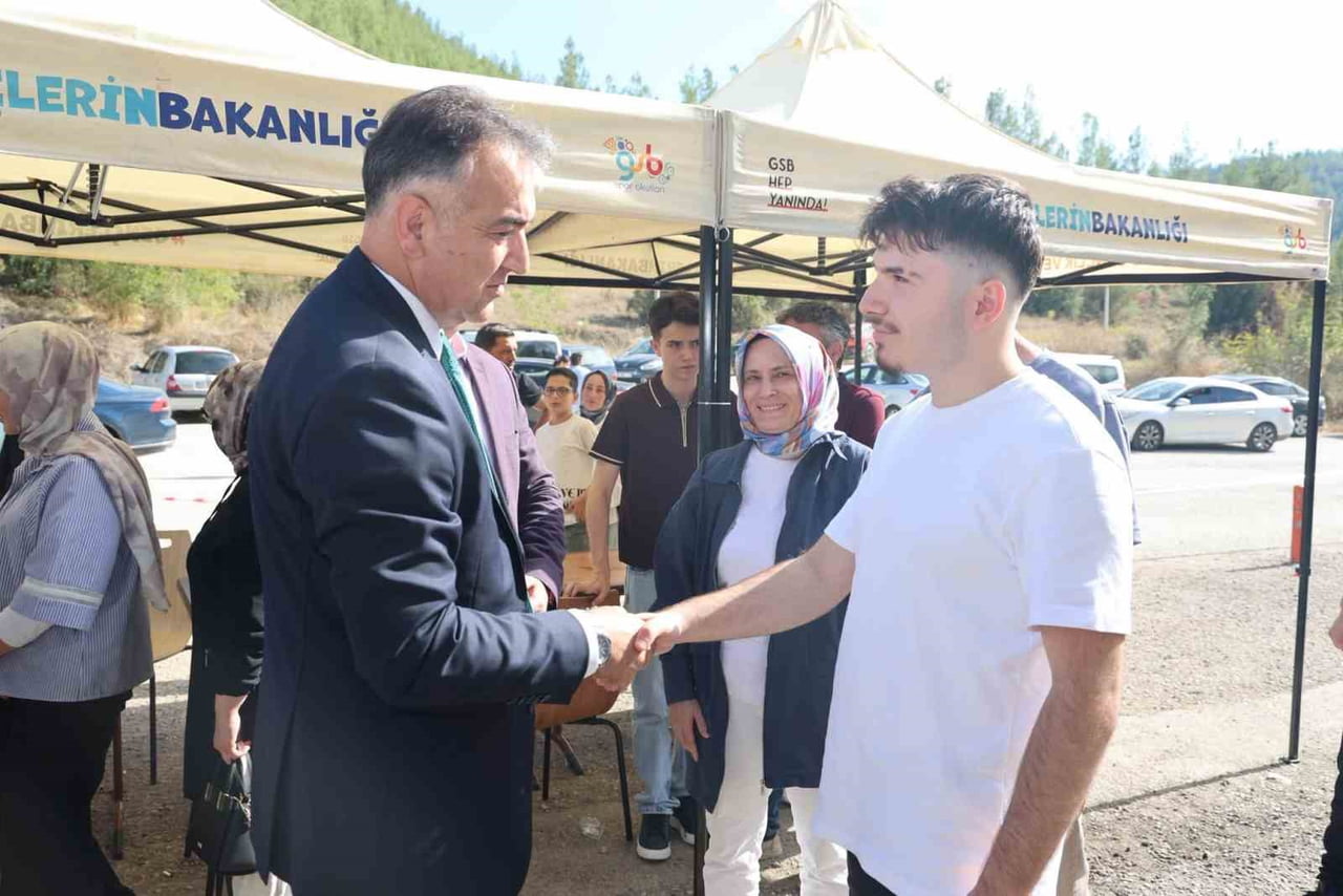 KARABÜK VALİSİ OKTAY ÇAĞATAY, 2026-2027 AKADEMİK YILI ÖNCESİNDE GENÇLİK VE SPOR BAKANLIĞINA BAĞLI...