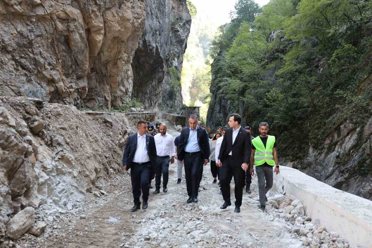 KARABÜK VALİSİ OKTAY ÇAĞATAY, YENİCE İLÇESİNDE TOKİ KONUT PROJESİ VE ŞEKER KANYONU’NDAKİ...