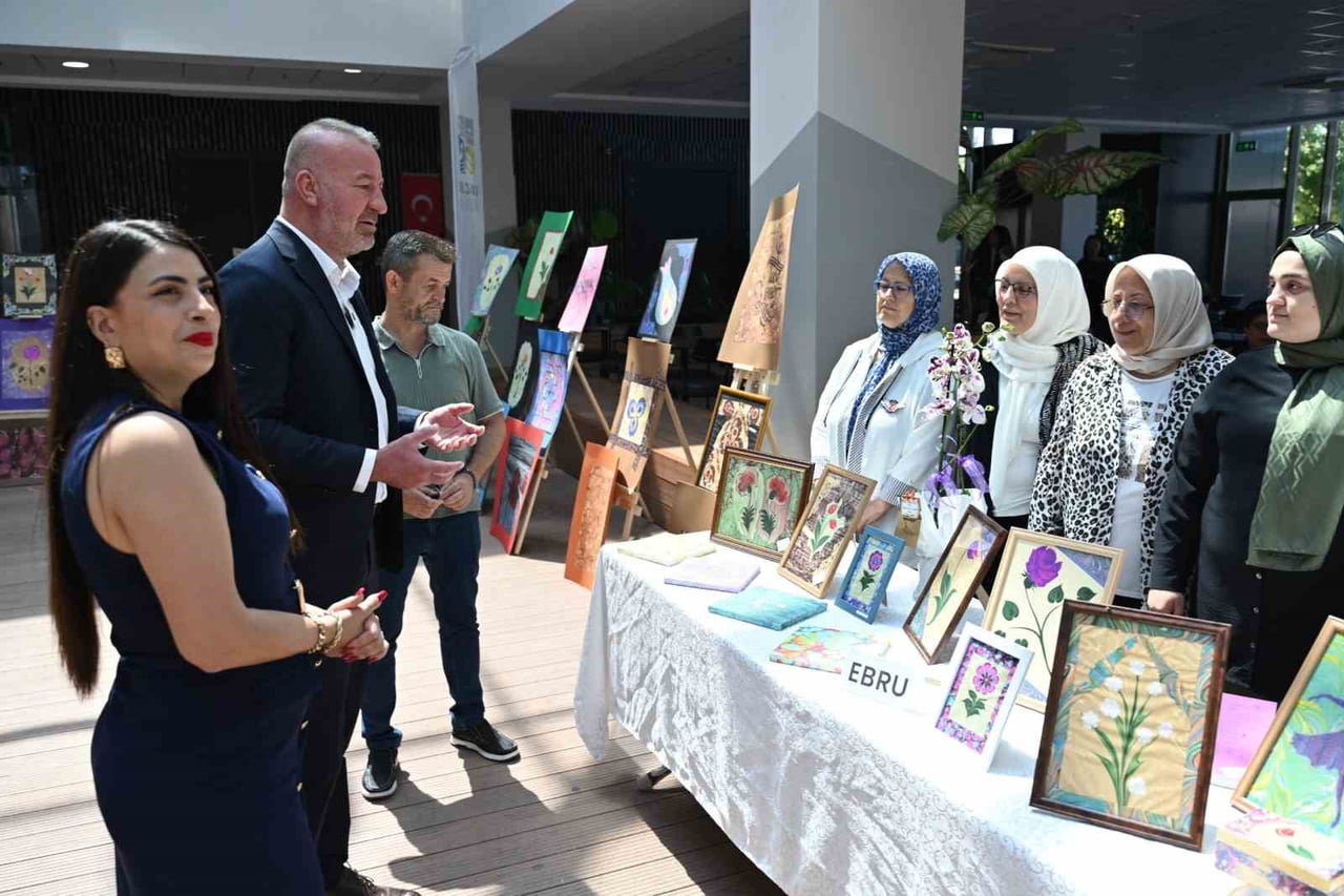 KARACABEY BELEDİYESİ, VATANDAŞLARI EBRU, PUNCH, AHŞAP BOYAMA VE AHŞAP YAKMA ATÖLYELERİYLE SANATIN...