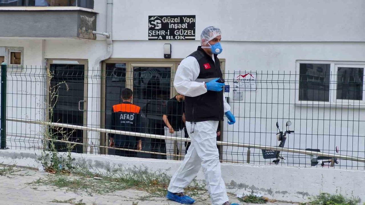 KARAMAN'DA HABER ALINAMAYAN KARI KOCA, EVLERİNDE ÖLÜ BULUNDU. ÇİFTİN KİMYASAL MADDE NEDENİYLE...