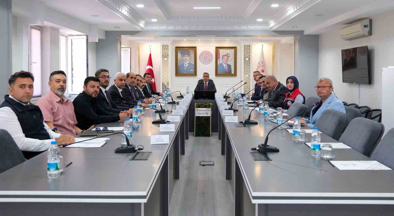 KARAMAN'DA İL HAYVANLARI KORUMA KURULU TOPLANTISI, VALİ HAYRETTİN ÇİÇEK BAŞKANLIĞINDA...