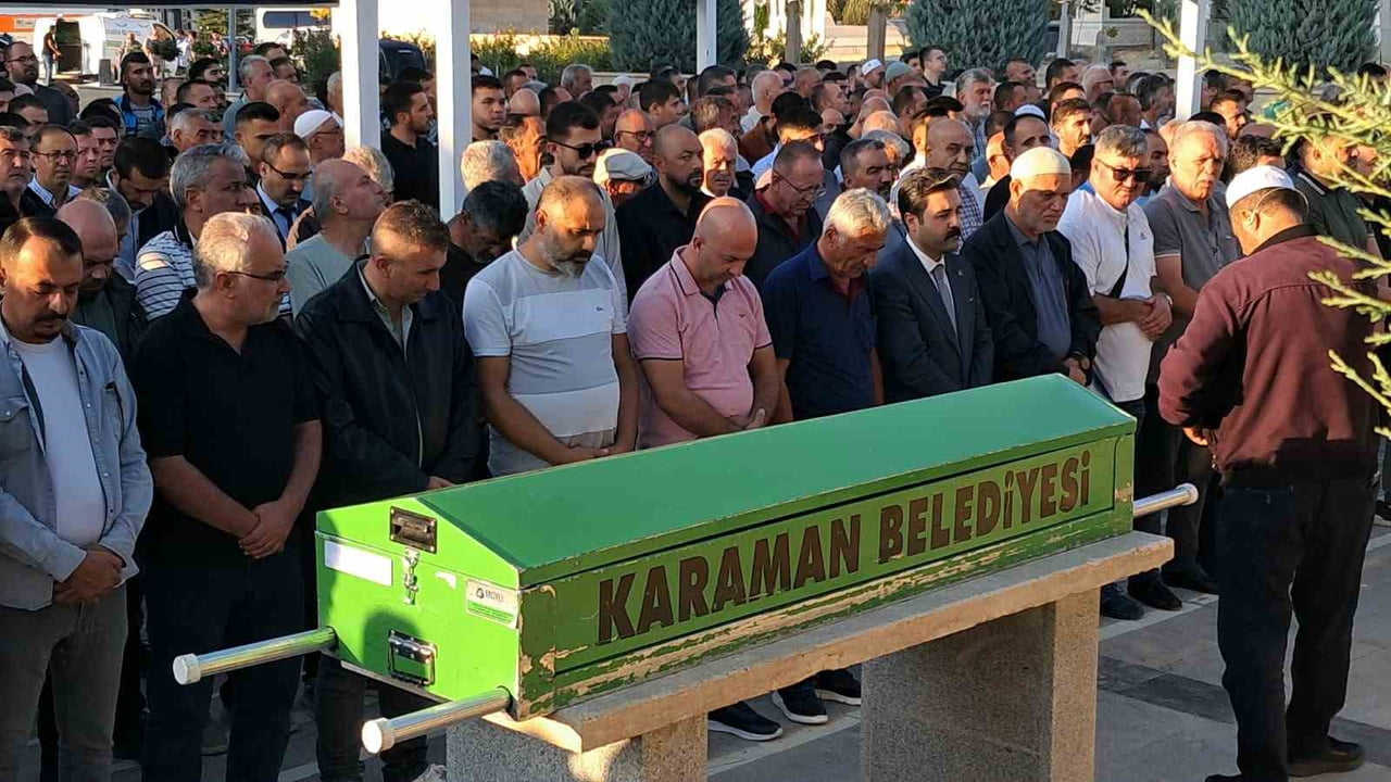KARAMAN’DA 8 GÜN ÖNCE ÇÖP KAMYONUNDAN DÜŞEREK AĞIR YARALANAN VE TEDAVİ GÖRDÜĞÜ HASTANEDE HAYATINI...