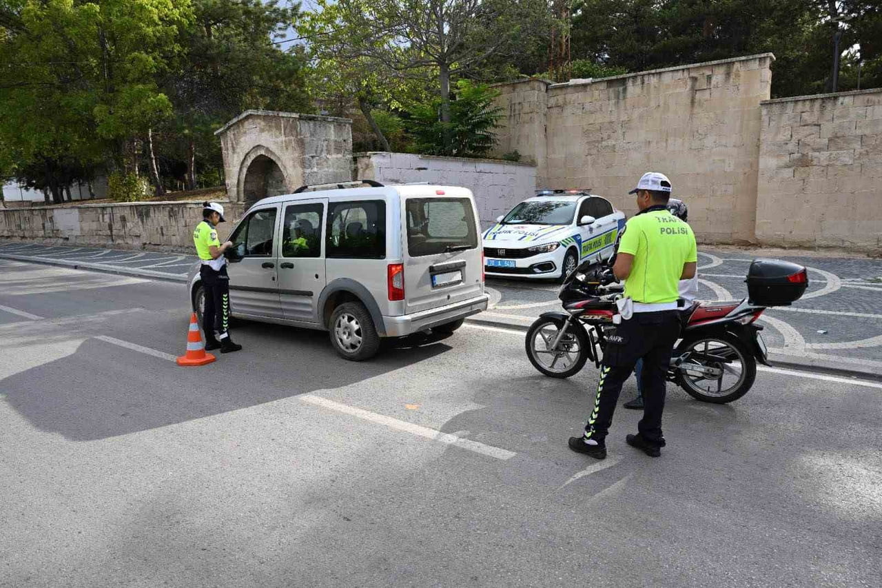 KARAMAN’DA POLİS EKİPLERİNİN SON BİR HAFTADA GERÇEKLEŞTİRDİĞİ ASAYİŞ, NARKOTİK VE TRAFİK...