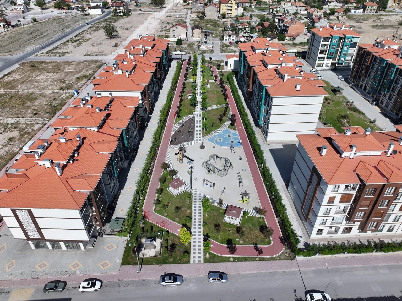 KARATAY BELEDİYESİ'NİN YAKLAŞIK 30 YILLIK FAİZSİZ KONUT TECRÜBESİNİ VE İNSAN ODAKLI ŞEHİRCİLİK...