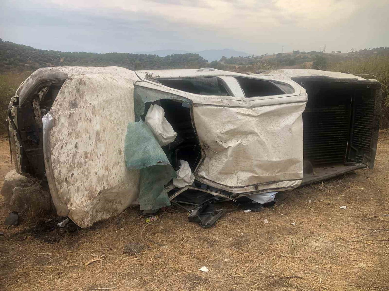 KARPUZLU’DA KAMYONET TAKLA ATTI: 3 YARALI