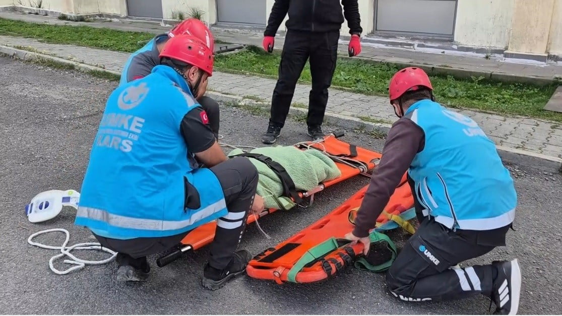 KARS’TA 6.5’LİK DEPREM SENARYOSU! TÜRKİYE’NİN DEPREM GERÇEĞİ SAHADA CANLANDIRILDI