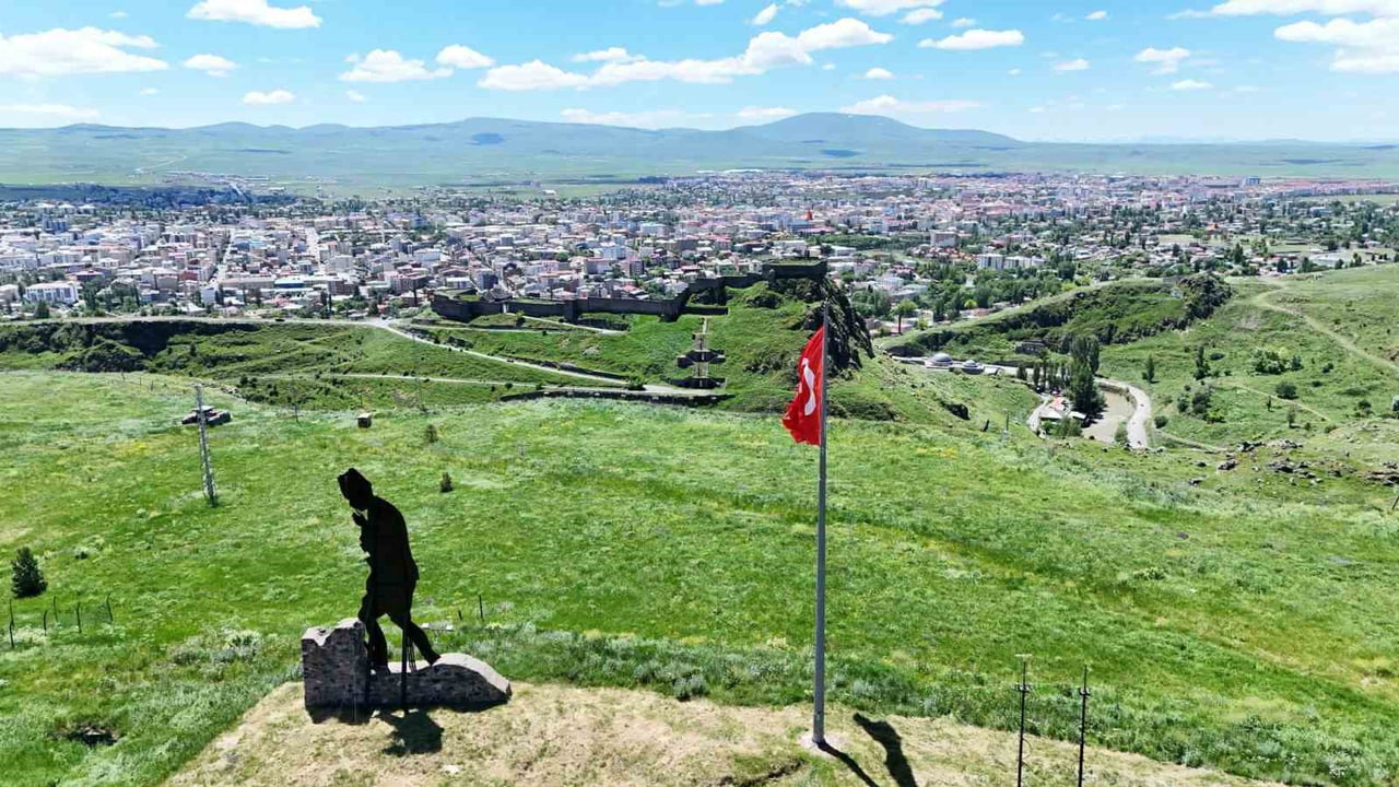 KARS’TA KONUT SATIŞLARI AĞUSTOS’TA BÖLGE İLLERİNİ GERİDE BIRAKTI(KARS-İHA)