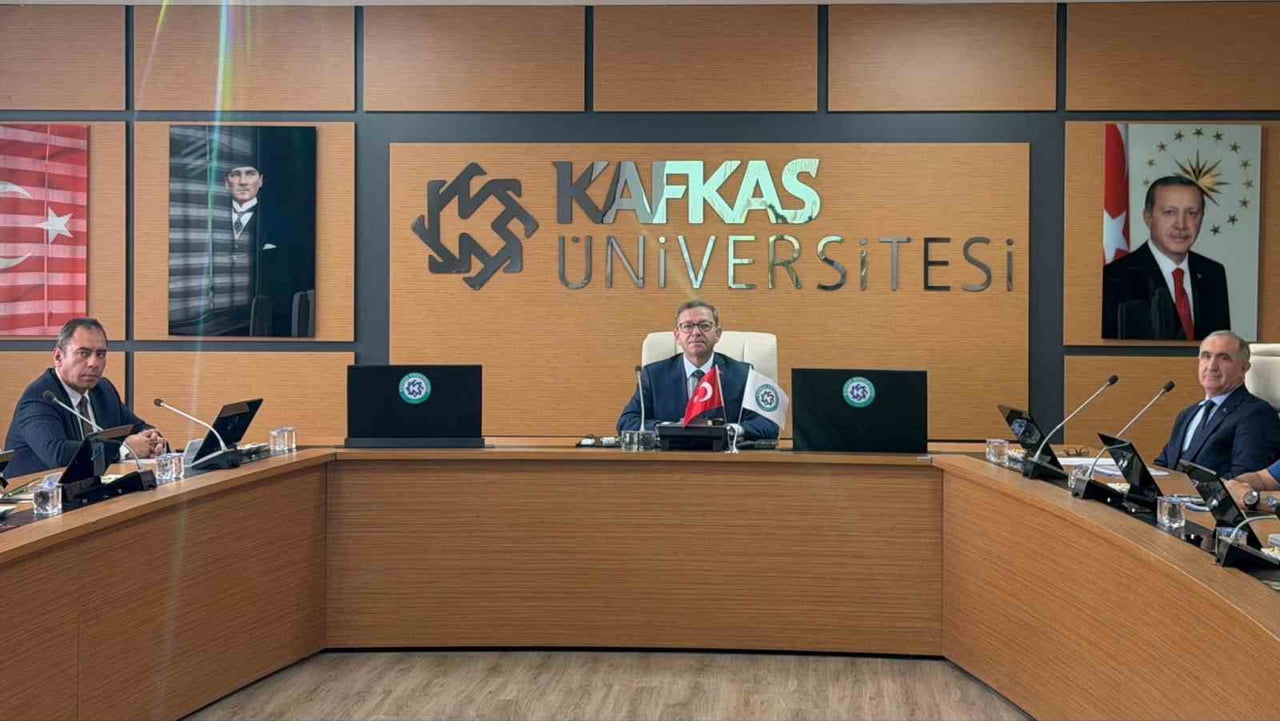 KARS’TA ÜNİVERSİTE ÖĞRENCİLERİ İÇİN GÜVENLİK ZİRVESİ(KARS-İHA)