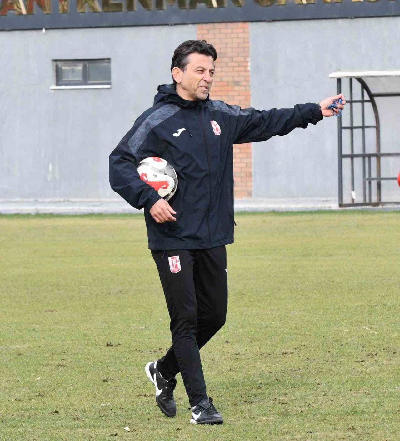 KARŞIYAKA SPOR KULÜBÜ BAŞKANI YİĞİT TUSDER, SOSYAL MEDYA HESABINDAN YAPTIĞI AÇIKLAMADA, TEKNİK...
