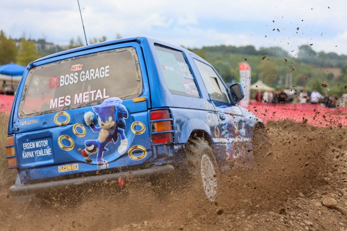 KARTEPE'DE BU YIL DÜZENLENEN "KARTEPE OFF-ROAD DOĞA ŞENLİĞİ"NDE, TÜRKİYE'NİN FARKLI BÖLGELERİNDEN...