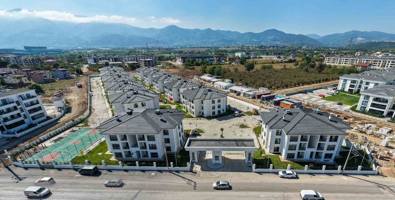 KARTEPE KENT KONUT EVLERİ PROJESİ’NDE 144 DAİRE İÇİN ANAHTAR TESLİM HEYECANI BAŞLADI. KARTEPE...