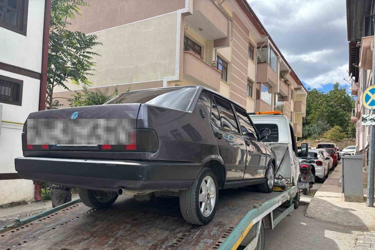 KASTAMONU'DA POLİS EKİPLERİNCE GERÇEKLEŞTİRİLEN DENETİMDE 33 SÜRÜCÜ VE 223 ARACA CEZAİ İŞLEM...