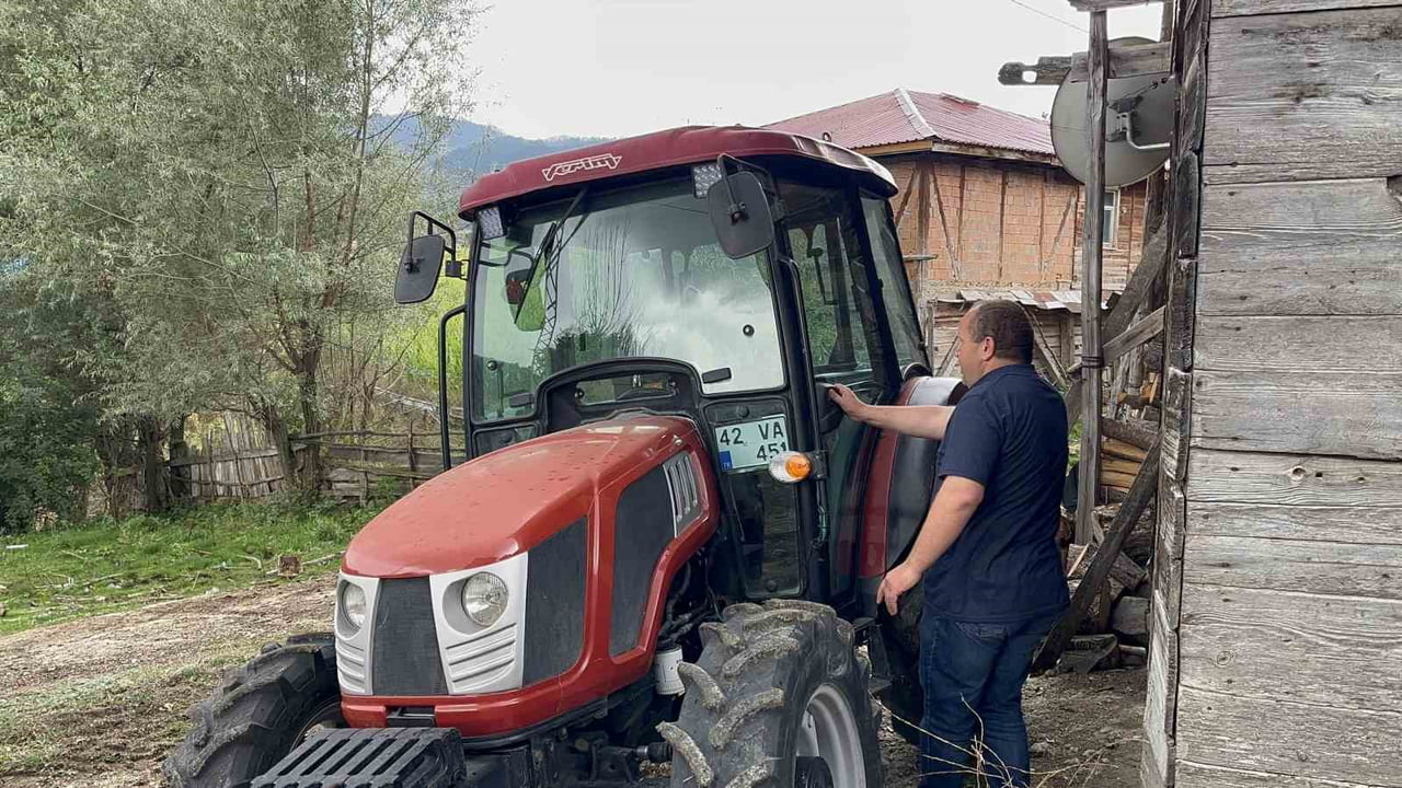 KASTAMONU'NUN İHSANGAZİ İLÇESİNDE DOĞUŞTAN GÖRME ENGELLİ OLAN YILMAZ ÇATIKLI, ÇİFTÇİLİKLE YAŞAMINI...