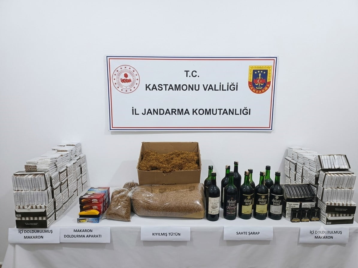 KASTAMONU’DA İL JANDARMA KOMUTANLIĞI EKİPLERİNCE DÜZENLENEN OPERASYONDA 10 LİTRE SAHTE İÇKİ ELE...